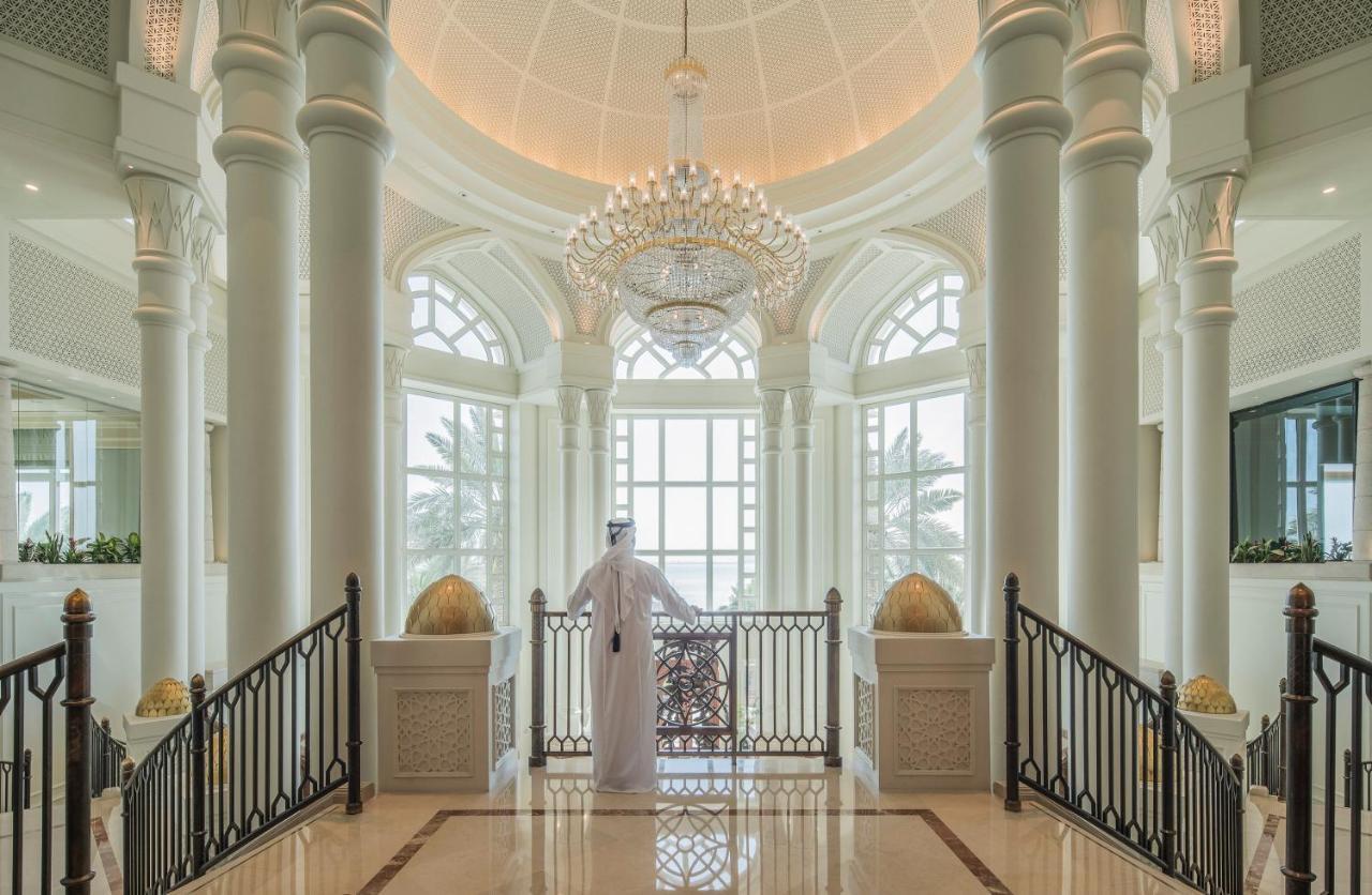 Four Seasons Hotel Доха Екстериор снимка The hotel's lobby
