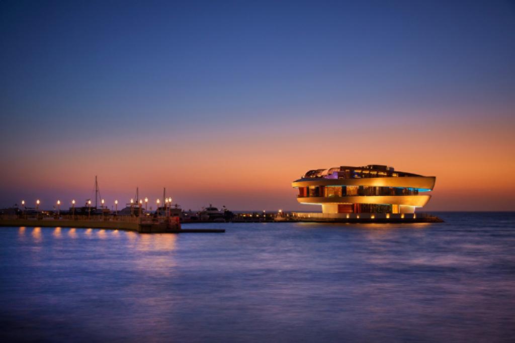 Four Seasons Hotel Доха Екстериор снимка The casino at night